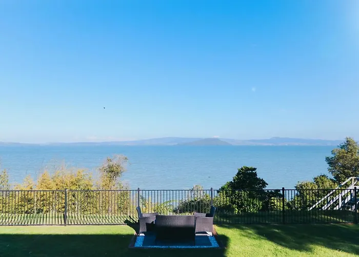 Lakeview Haven Holiday home